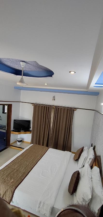 Amidhara Resort Szaszan Gir Kültér fotó