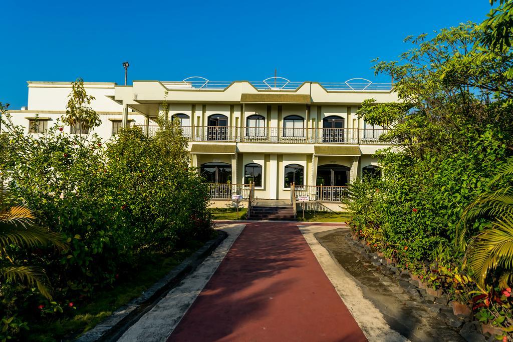 Amidhara Resort Szaszan Gir Kültér fotó