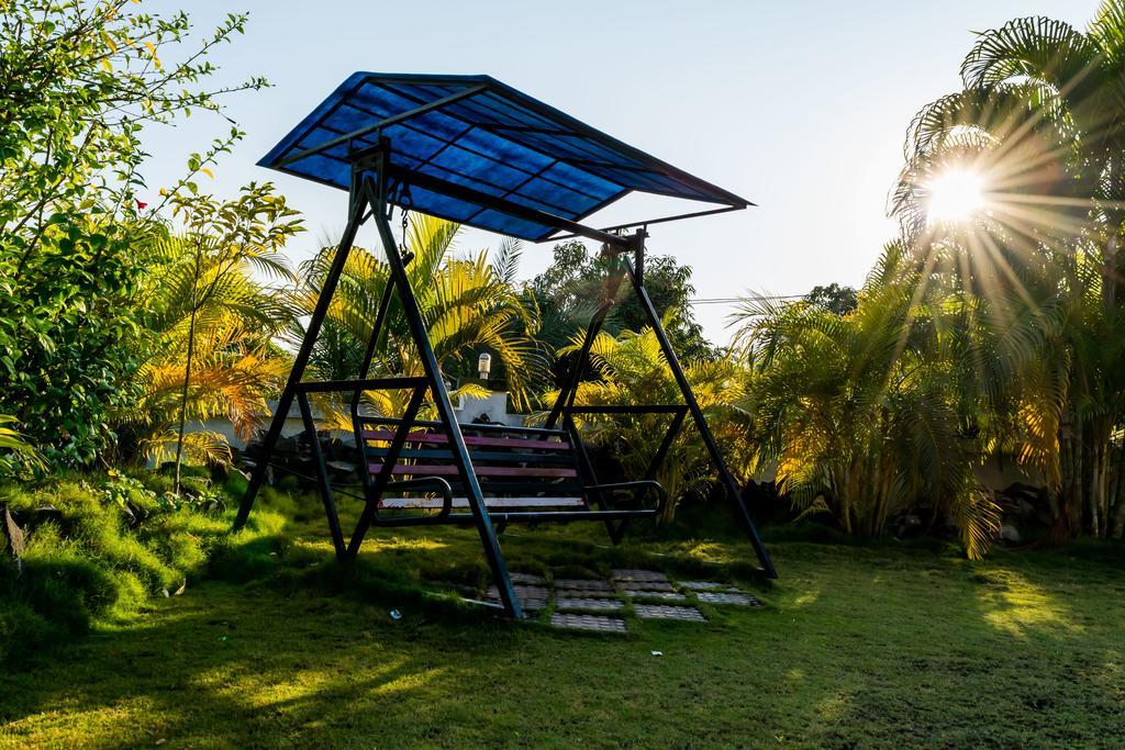 Amidhara Resort Szaszan Gir Kültér fotó