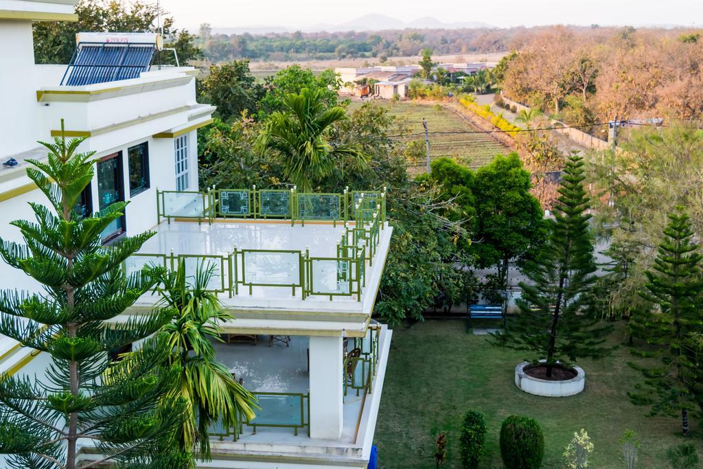 Amidhara Resort Szaszan Gir Kültér fotó