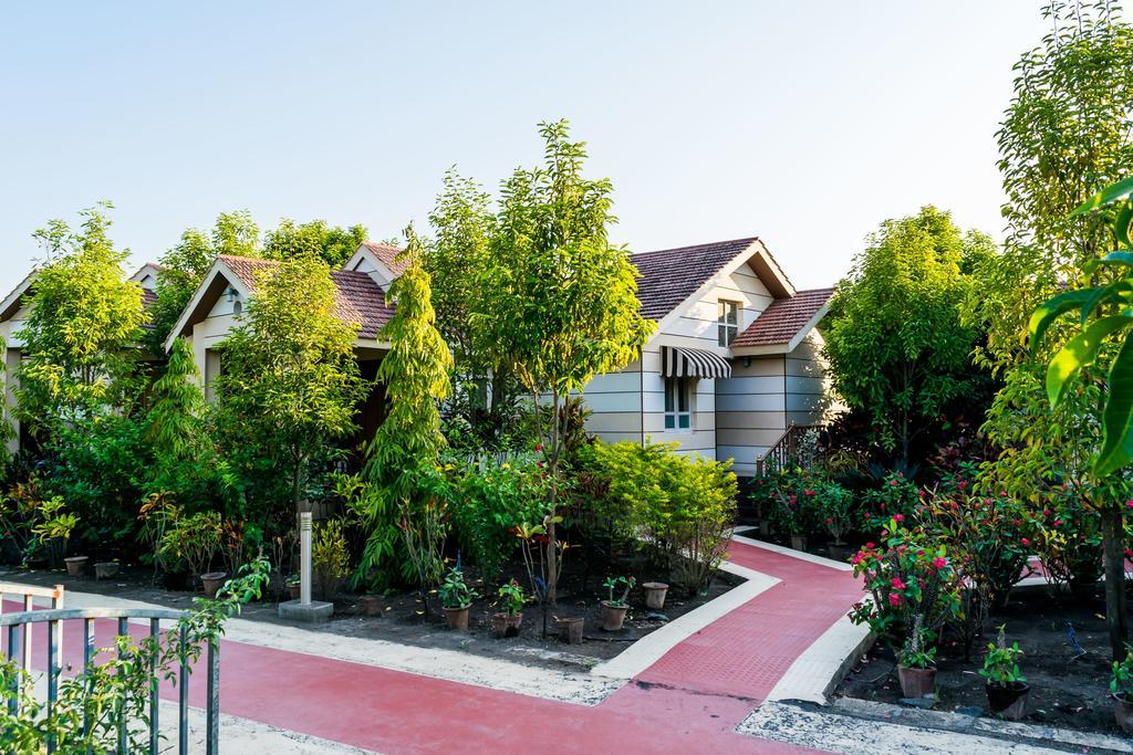Amidhara Resort Szaszan Gir Kültér fotó