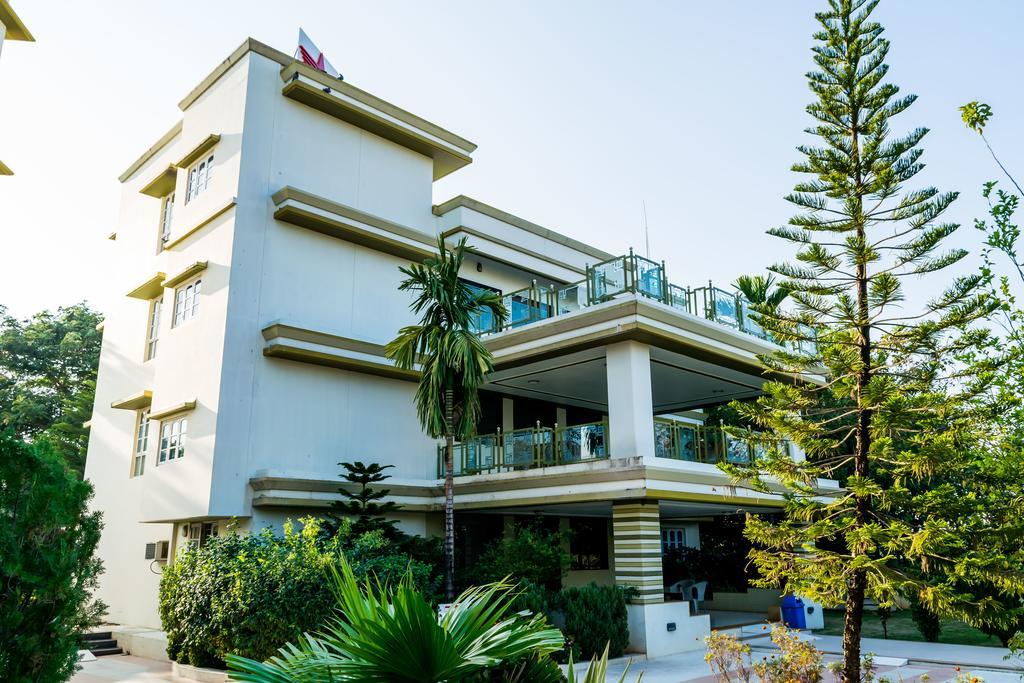 Amidhara Resort Szaszan Gir Kültér fotó