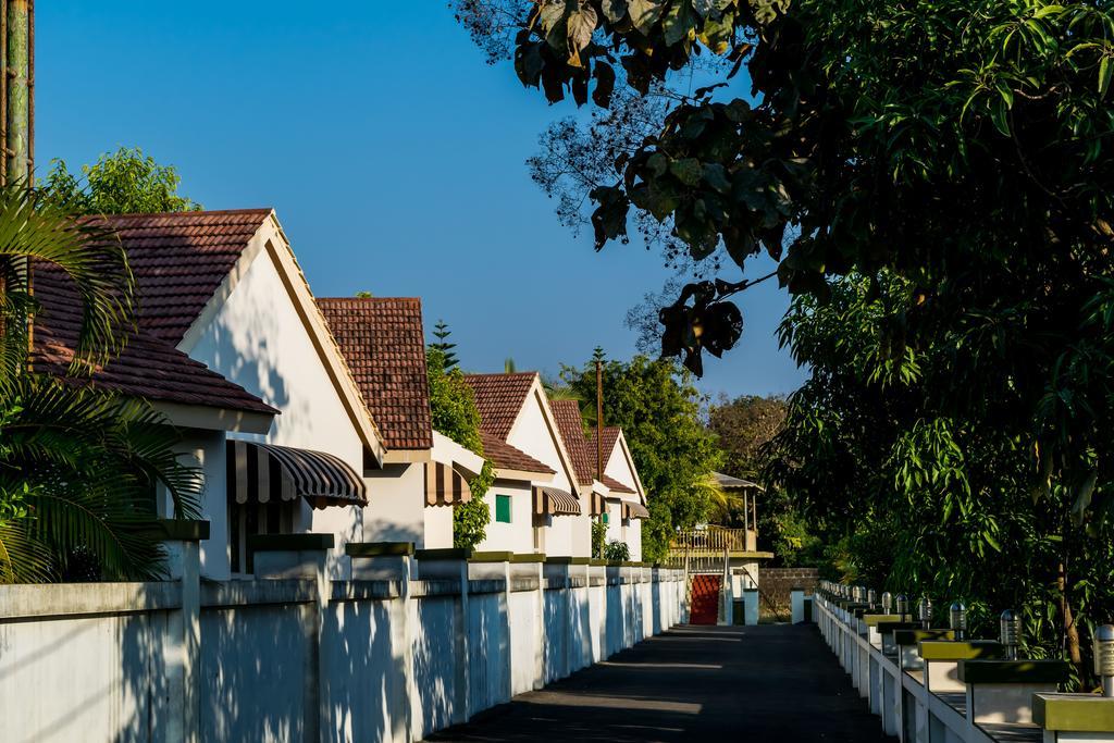 Amidhara Resort Szaszan Gir Kültér fotó