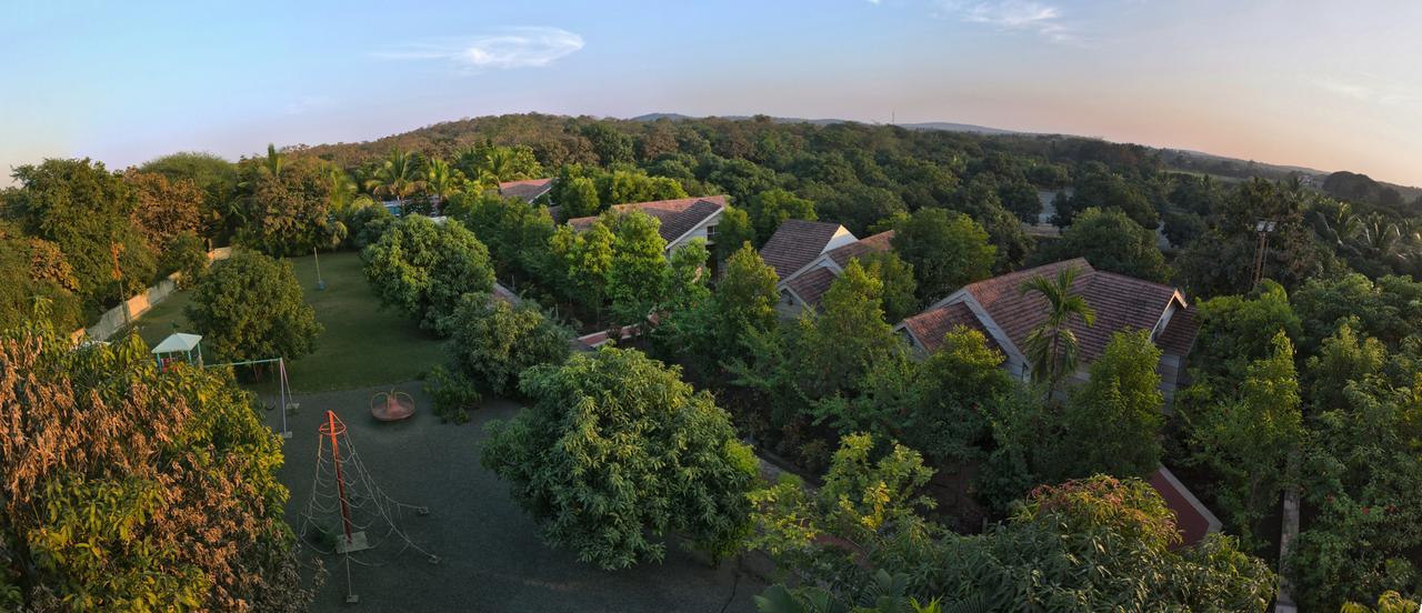 Amidhara Resort Szaszan Gir Kültér fotó